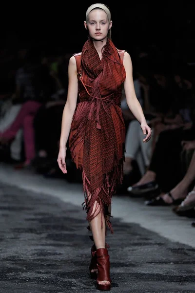 Look 25